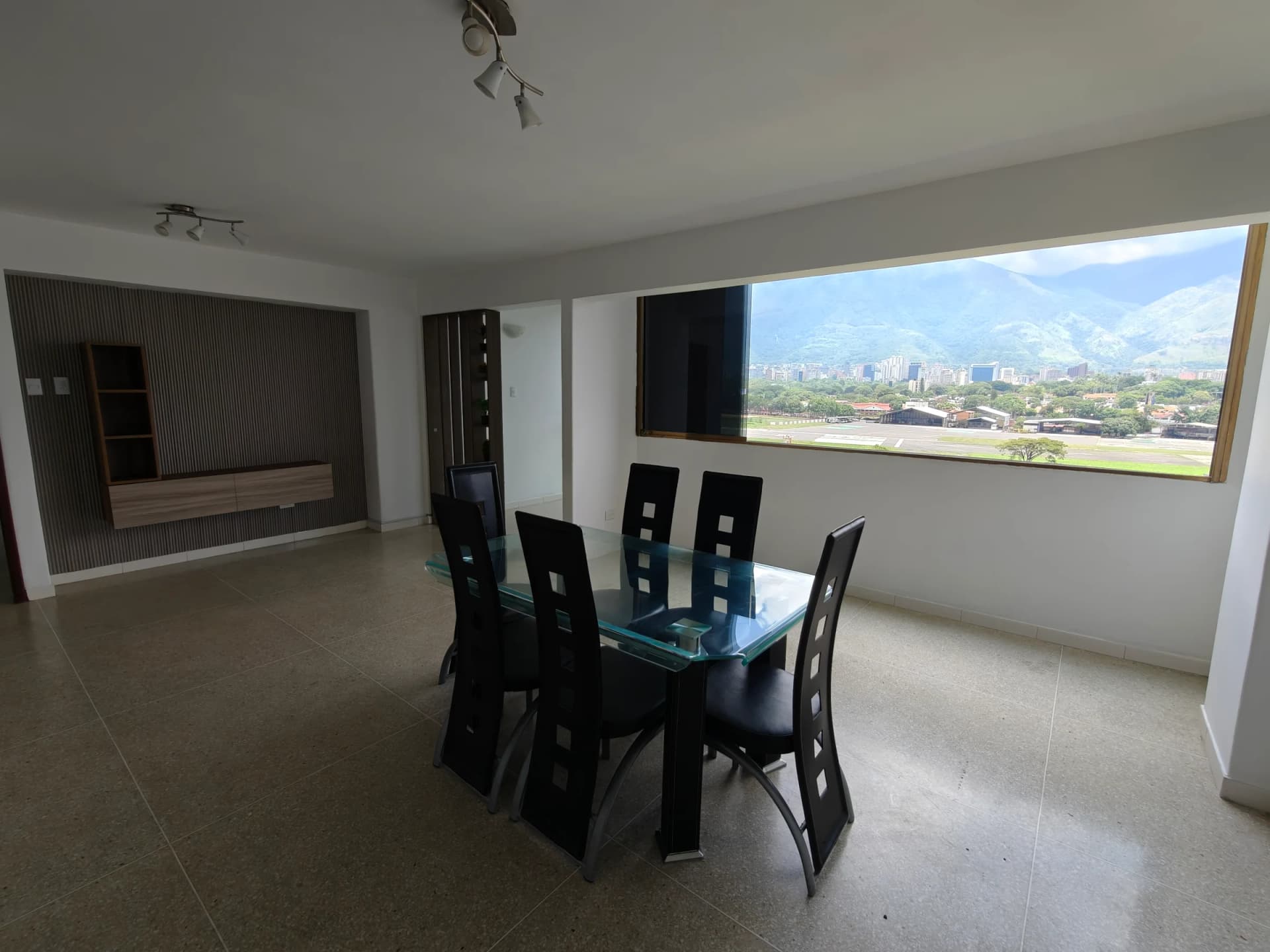 Apartment in Chuao, Lorenal Building
